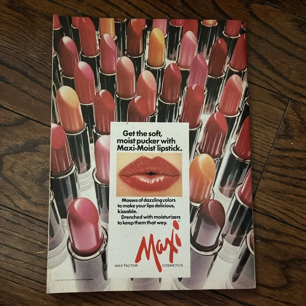 1979 February Cosmopolitan Women's Fashion Magazine - Patti Hansen Cover